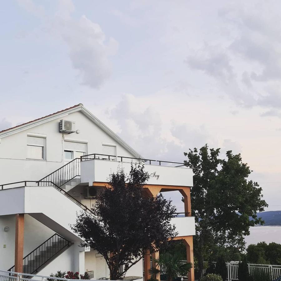 Apartments Lujic Crikvenica Exterior foto