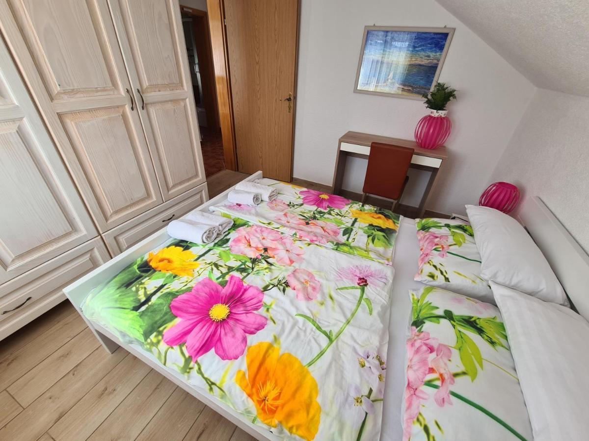 Apartments Lujic Crikvenica Exterior foto